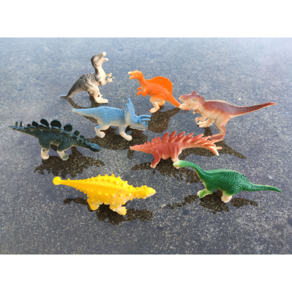 Комплект играчки – различни видове динозаври WJC92