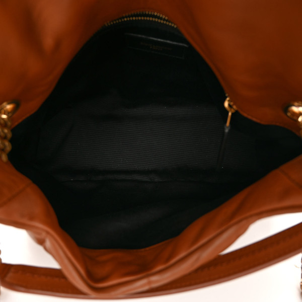 Компактна ватирана кафява чанта от еко кожа с презрамка за рамо тип синджир ILB-13225