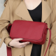 Елегнтна червена дамска чанта в изчистен дизайн в класическо червено ILB-13231 3
