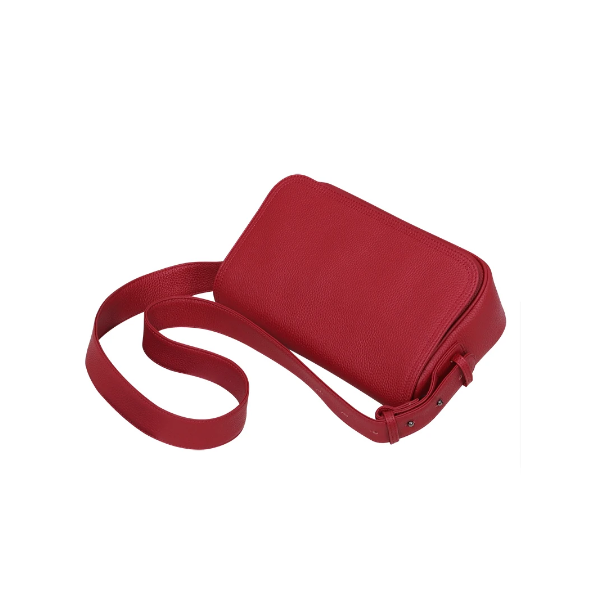 Елегнтна червена дамска чанта в изчистен дизайн в класическо червено ILB-13231