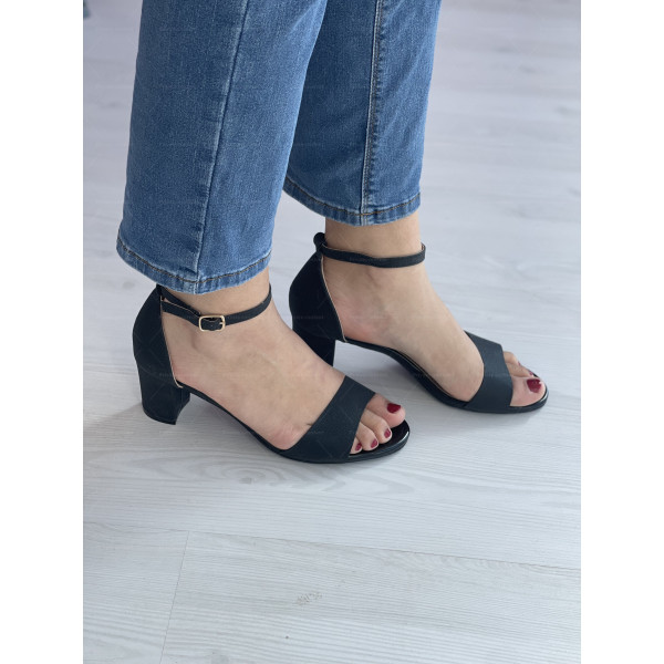Стъпка в стила: Стилни дамски сандали с ток за модерна жена 2088-58 3