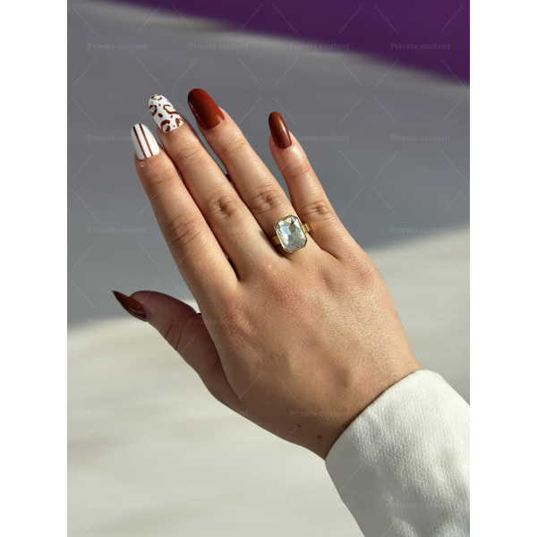 Дамски пръстен от медицинска стомана с голям камък за изискан шик