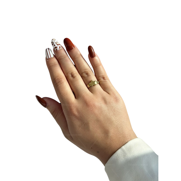 Златист дамски пръстен от медицинска стомана с изискана декорация звезда и блестящи камъни 1