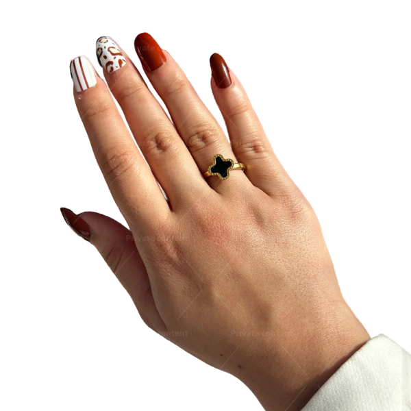 Дамски пръстен от неръждаема стомана с красив черен камък