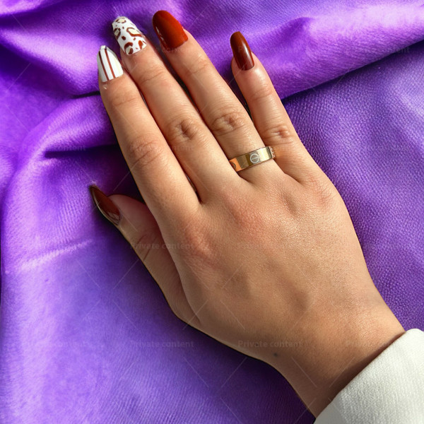 Златист дамски пръстен от медицинска стомана с интригуващи гравирани декорации 2