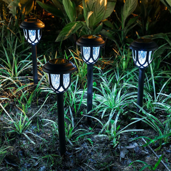 Соларна лампа за градина с уникален дизайн и визия 7