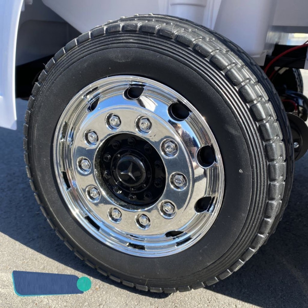 Акумулаторен камион Mercedes Actros 4x4 меки гуми кожена седалка 2x12V 12