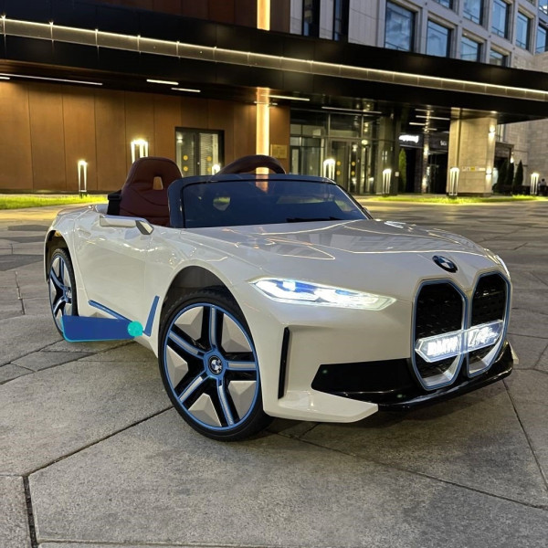 Акумулаторна кола BMW I4 12V с отварящи се врати меки гуми и кожена седалка 4x4