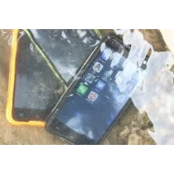 Удароустойчив и водоустойчив смартфон с изключително мощна батерия 4