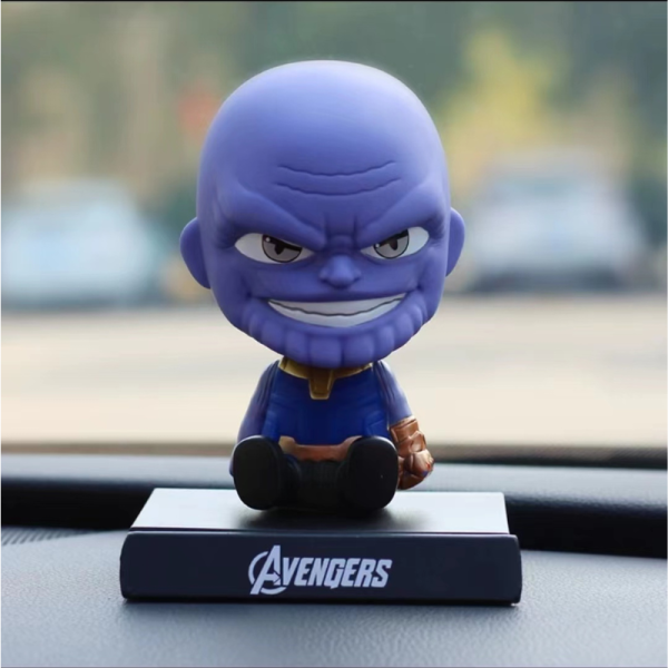 Фигурки с клатеща се глава за кола – Hulk, Thanos, Luffy 3