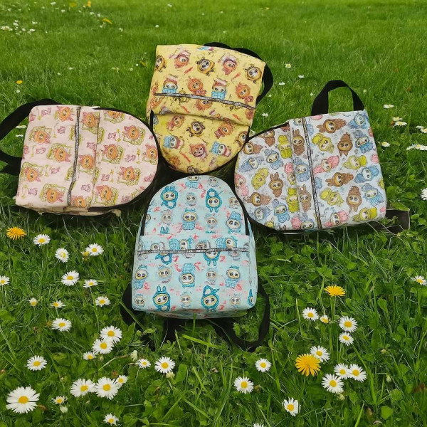 Детска раничка с весели герои – удобство и настроение за всяко дете