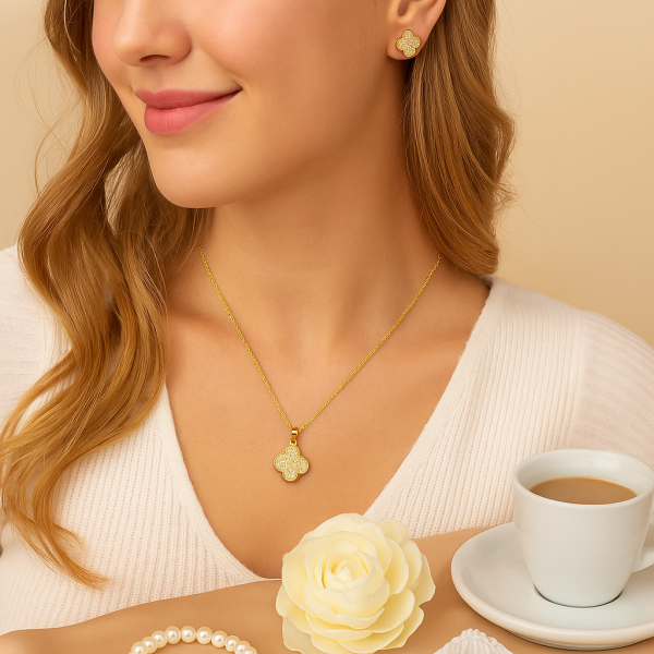 Елегантен комплект колие с обеци 2