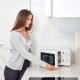 Микровълнова фурна Black+Decker BXMZ701E – 700W, с грил функция, 20 л. 2