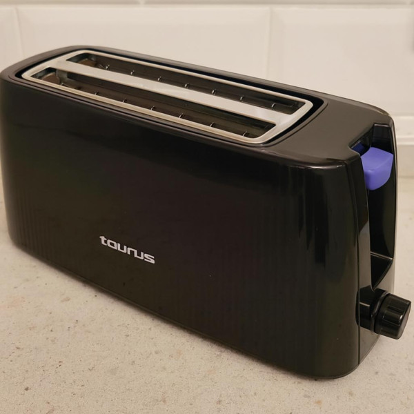 Електрически тостер Taurus Living Essentials, модел Tostador 1200W 6