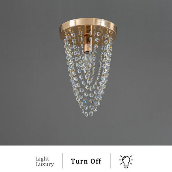 Луксозен плафон с кристали – впечатляващ светлинен ефект дори в малки помещения