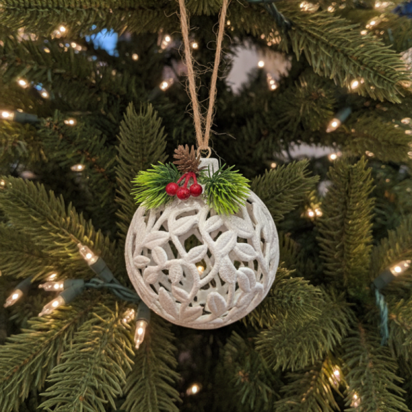 Коледни играчки за елха „Winter White Elegance“ – луксозни висящи декорации с натурален завършек и скандинавски стил 8