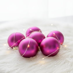 Комплект перлени коледни топки – 6 броя в различни цветове + подарък 6бр златисти топки SD31 — 4sales Комплект перлени коледни топки – 6 броя в различни цветове + подарък 6бр златисти топки SD31