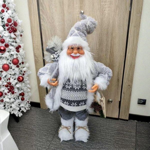 Декоративен Дядо Коледа в сиво – уют, топлина и празничен дух у дома (50 / 70 / 90 см)