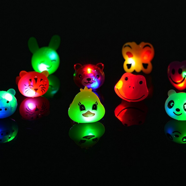 Комплект от 9 броя малки светещи гумени играчки животни WJ60 5