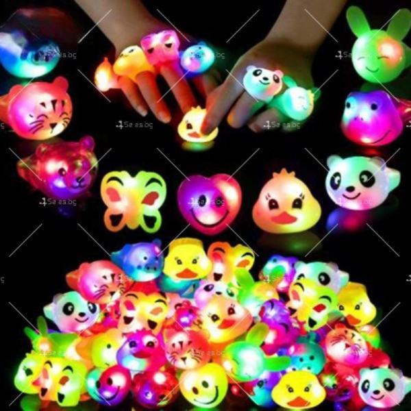 Комплект от 9 броя малки светещи гумени играчки животни WJ60 1