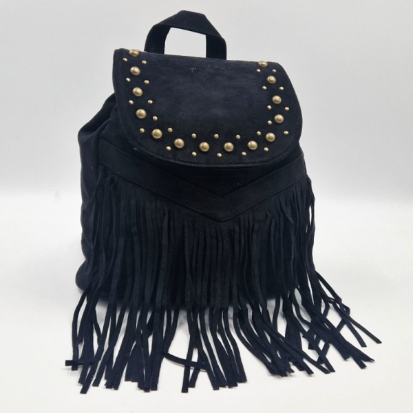Велурена дамска раница с ресни и метални нитове – бохо стил и практичност