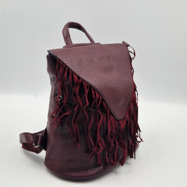 Дамска раница от еко кожа с ресни – бохо стил, удобство и обем (36×30×16 см)