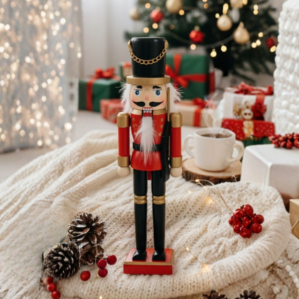 Дървена Коледна фигурка – Малък детайл, голям празничен уют