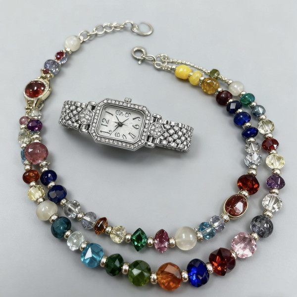 Елегантен часовник с двойна гривна – стил и блясък в едно