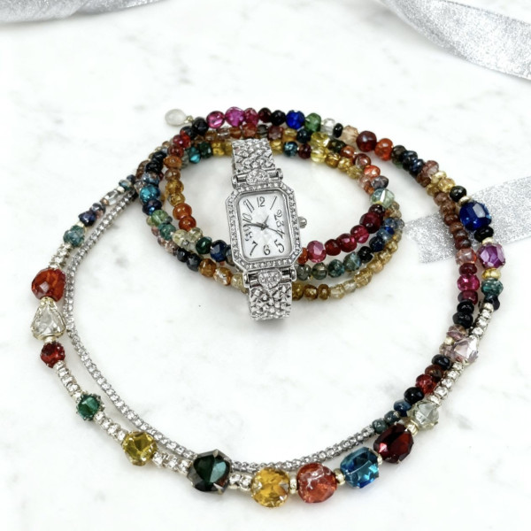 Дамски комплект: часовник, гривни и колие – стил в три стъпки