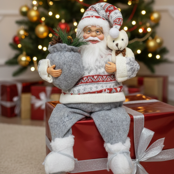 Голям Дядо Коледа с торба и мече - Атмосфера, уют и празничен стил 1