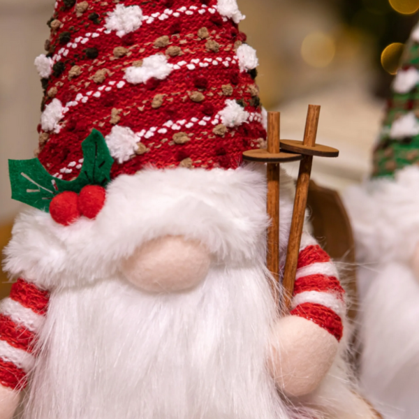 Светеща коледна играчка – Декорация с LED осветление и плетена шапка