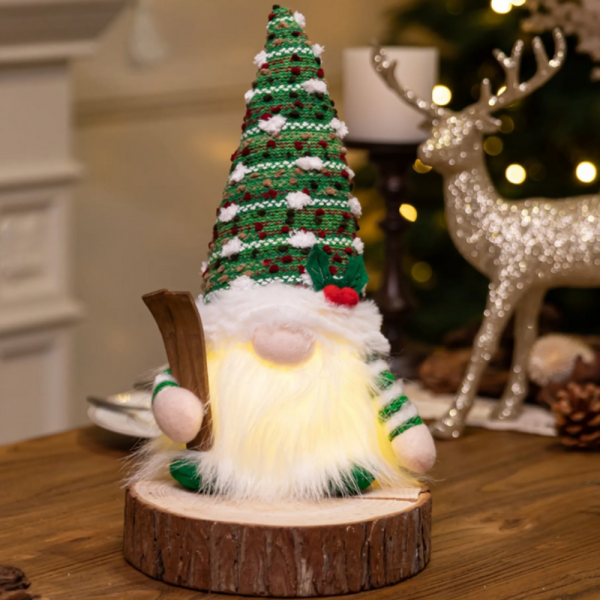 Светеща коледна играчка – Декорация с LED осветление и плетена шапка