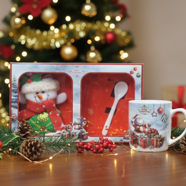 Празничен подаръчен комплект с чаша, лъжичка  и снежен човек – готов за подаряване