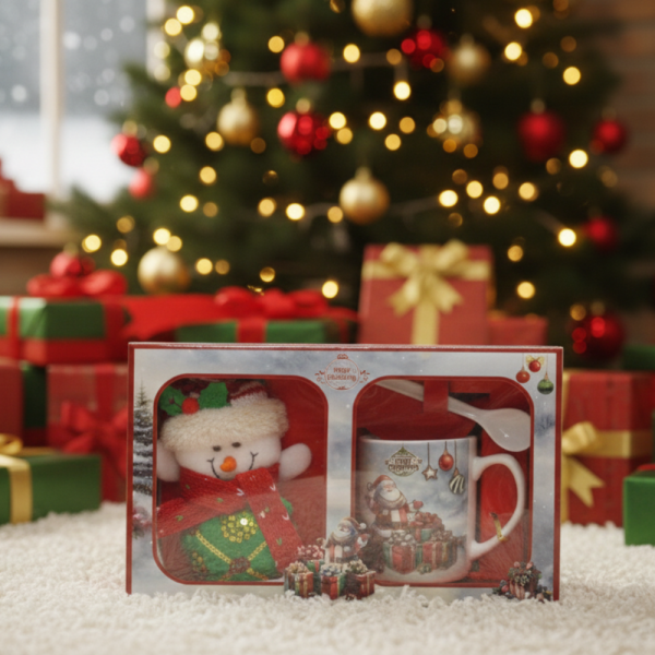 Празничен подаръчен комплект с чаша, лъжичка  и снежен човек – готов за подаряване 4