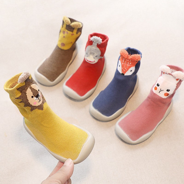 Детски чорапи с гумена подметка, различни номера и цветове W SHOE3