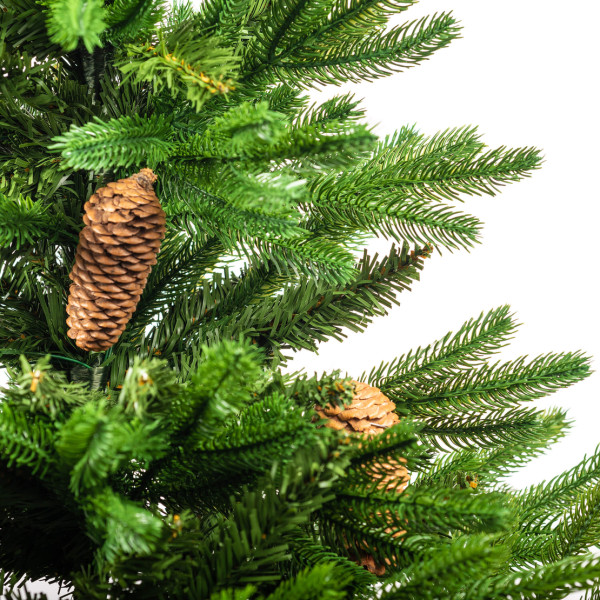 Красива коледна елха с естествено излъчване – празниците започват тук!