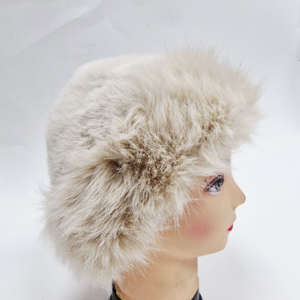 Дамска пухкава зимна шапка от изкуствен косъм