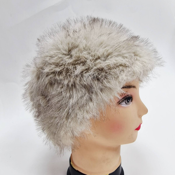 Дамска шапка с дълъг пухкав косъм – топлина и класа през зимата