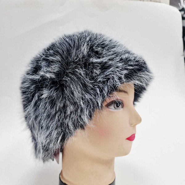 Дамска шапка с дълъг пухкав косъм – топлина и класа през зимата