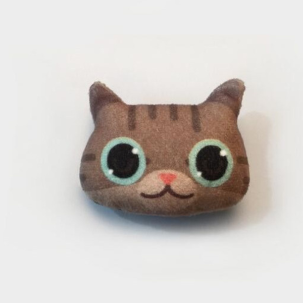 Сладка брошка-коте