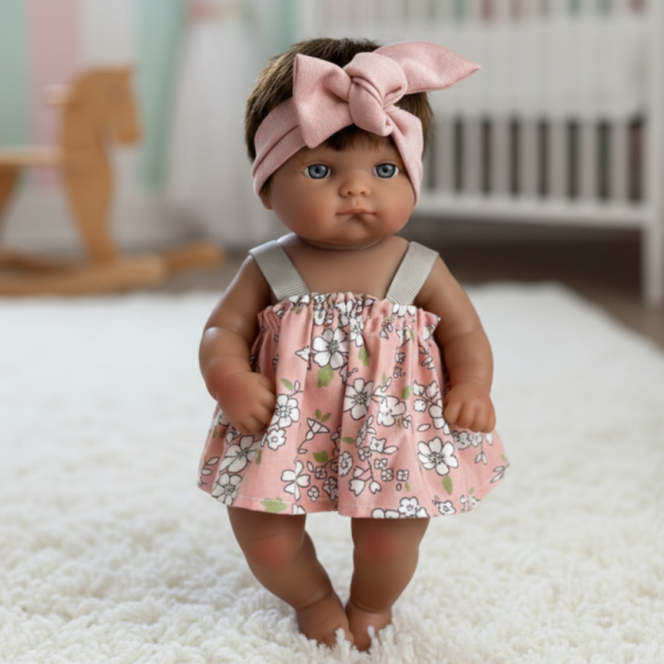 Бебе кукла 25 см с подвижни ръце и крака – идеален подарък за малките грижещи се сърца