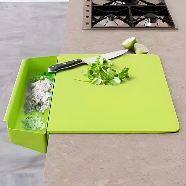 Дъска за рязане с отделящ се контейнер 2 в 1