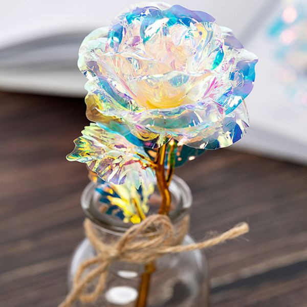 Роза в цветовете на дъгата – изискан подарък за любов и благодарност 4