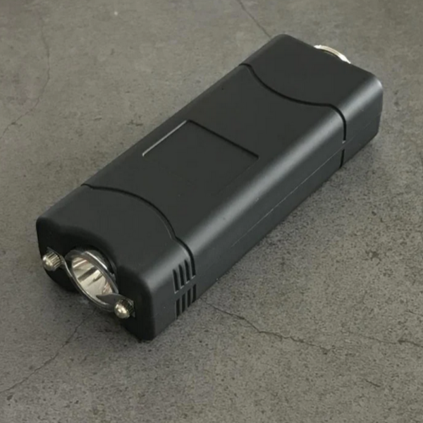 Устройство за самозащита - електрошок 5000K V и LED фенер – компактно, презареждаемо