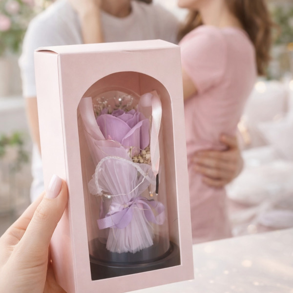 Декоративна роза в стъклен купол - В подаръчна кутия 5