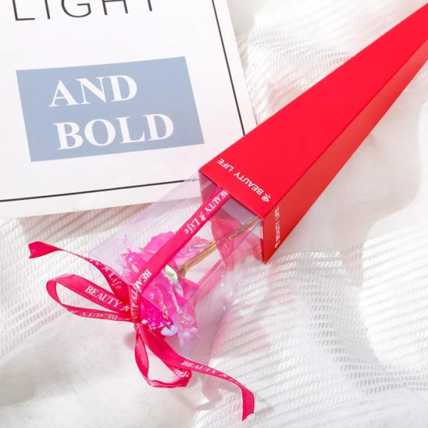 Декоративна роза със златно стъбло в подаръчна кутия 10