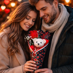 Романтичен букет с плюшено мече и роза