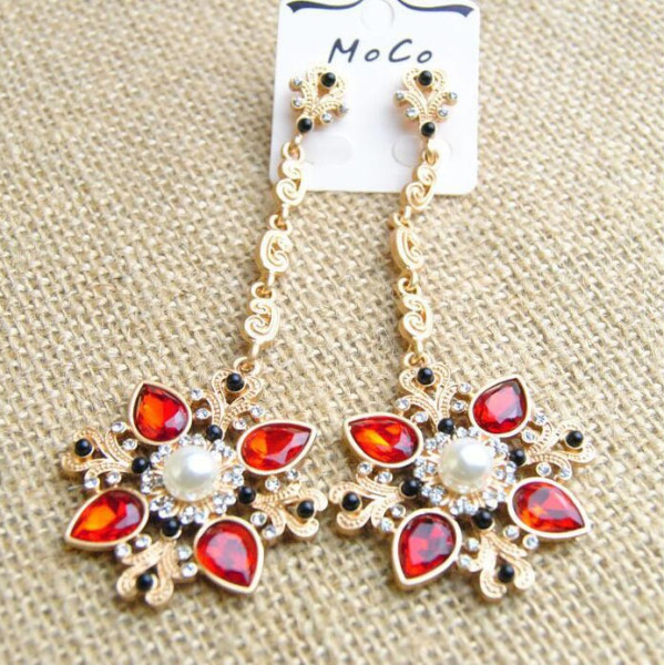 Дамски обеци с висулка от червени кристали А50