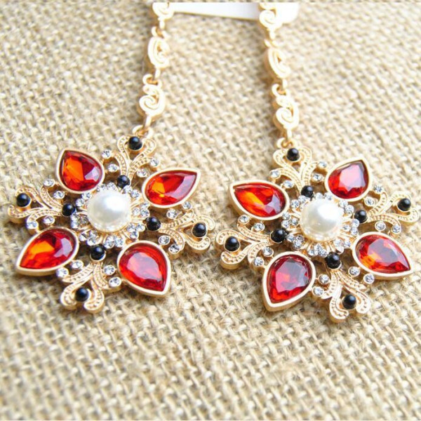 Дамски обеци с висулка от червени кристали А50