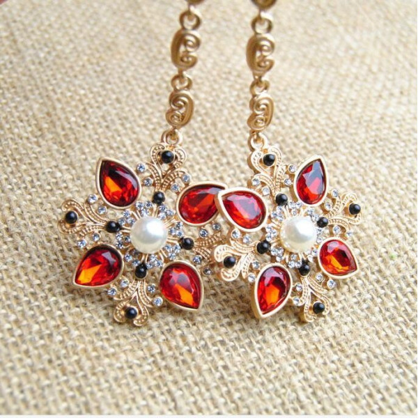 Дамски обеци с висулка от червени кристали А50 6